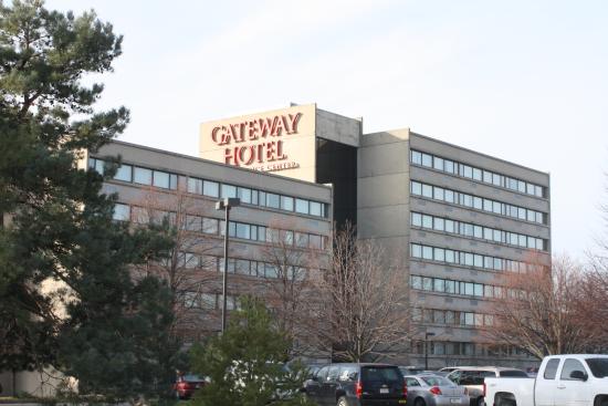 Gateway Center Hotel
